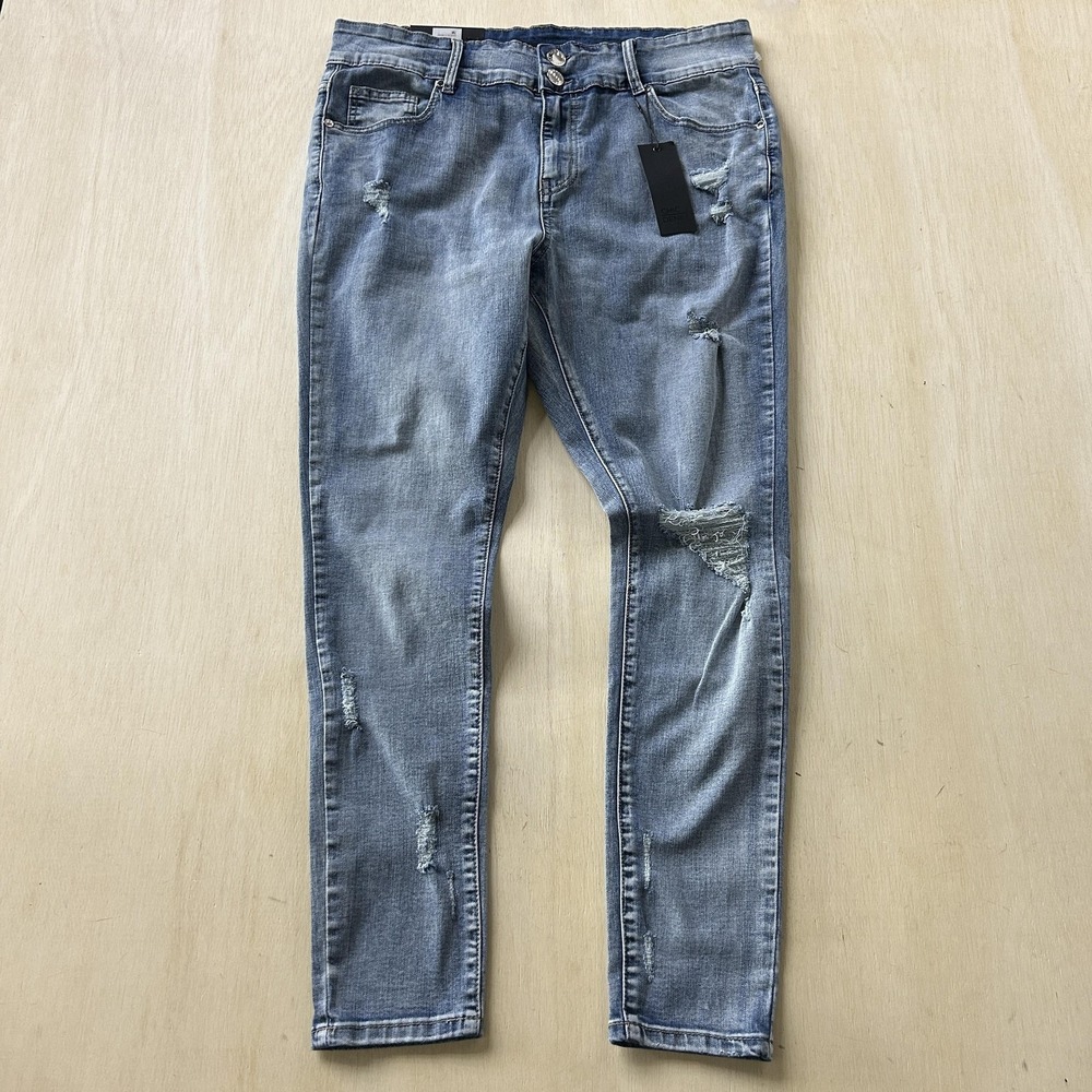 Chic Denim Asha Ankle Grazer Jeans Womens 14 Light Wash Distressed Denim